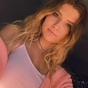 Meet your Posher, Kelsey